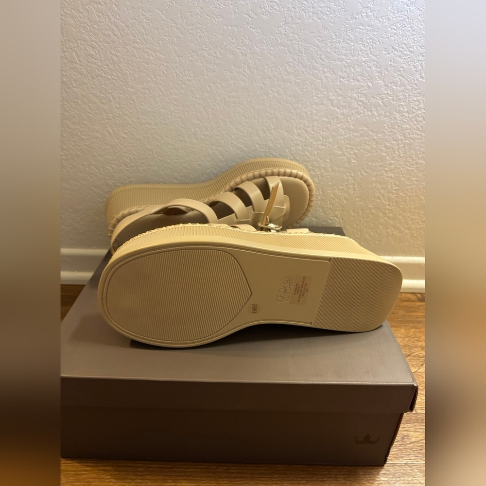 CROWN VINTAGE Women's Gracen Sandal NEW! - Picture 8 of 17